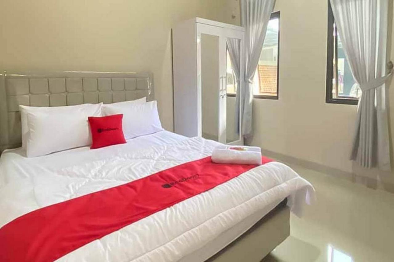 RedDoorz Syariah near Hajimena Lampung Hotel Bandar Lampung Bagian luar foto