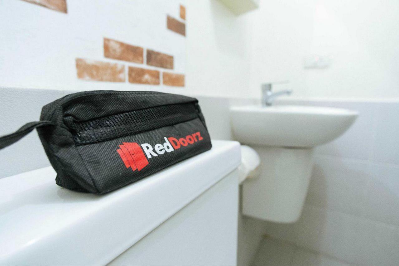 RedDoorz Syariah near Hajimena Lampung Hotel Bandar Lampung Bagian luar foto